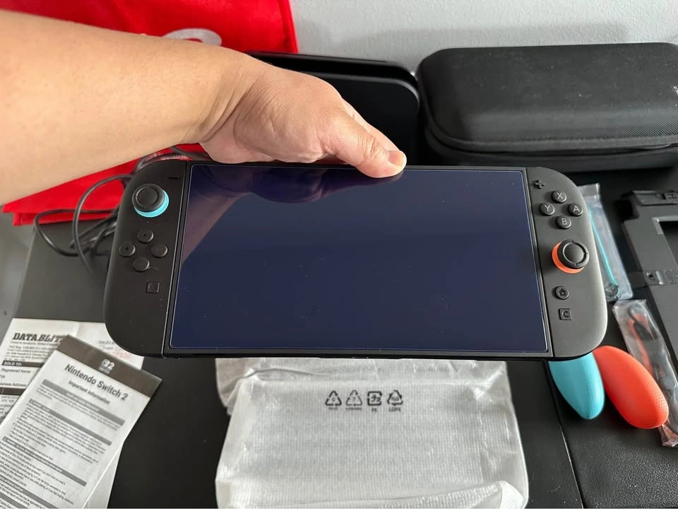 Nintendo Switch (No box, no games included) - photo 4