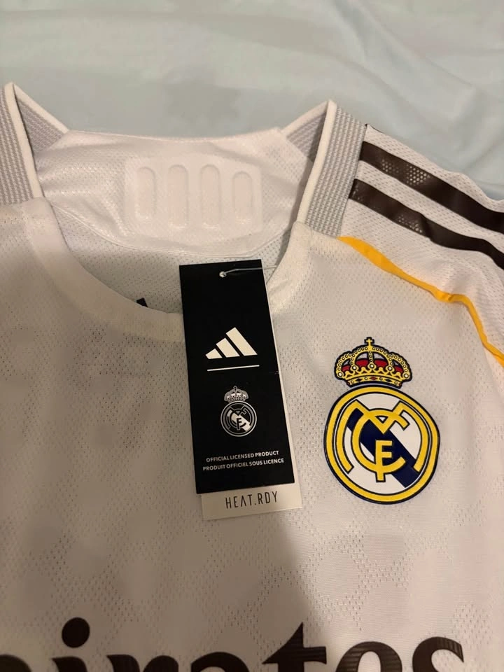 Real Madrid Mbappe jersey 25/26 size medium player edition - photo 2