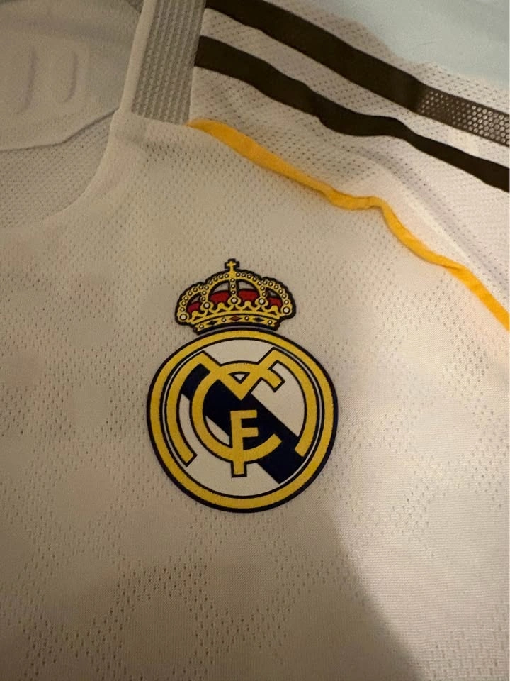 Real Madrid Mbappe jersey 25/26 size medium player edition - photo 4