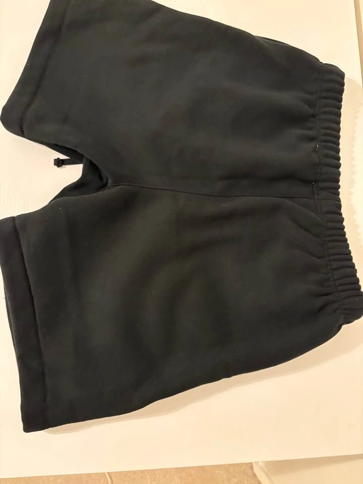 Fear of God black Essentials shorts brand new - photo 4