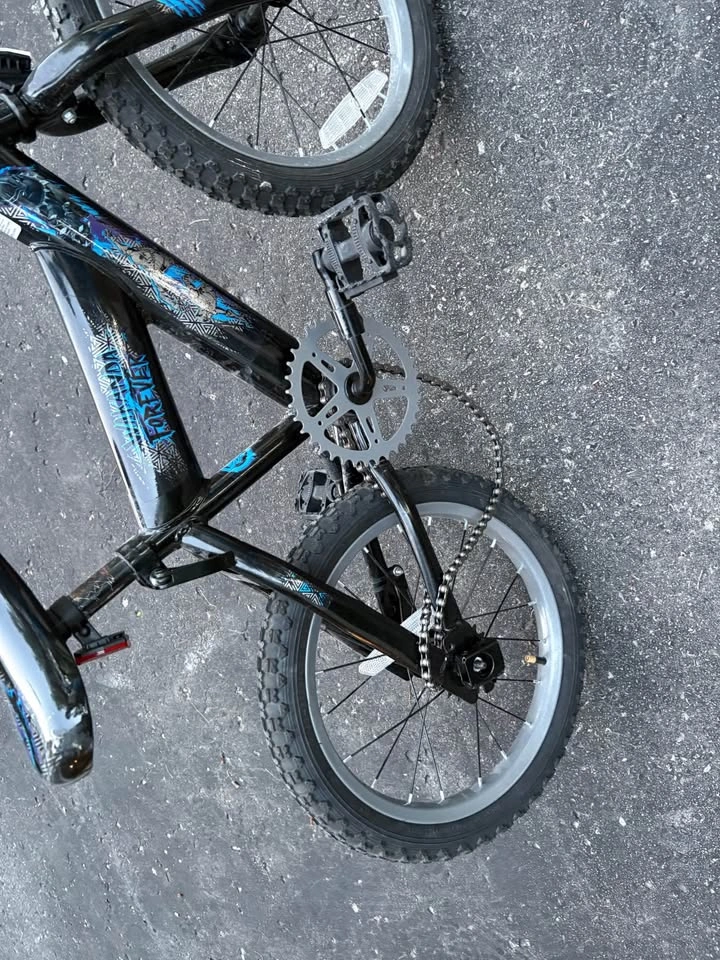 Huffy Marvel Black Panther Wakanda Forever Kids Bike - photo 3