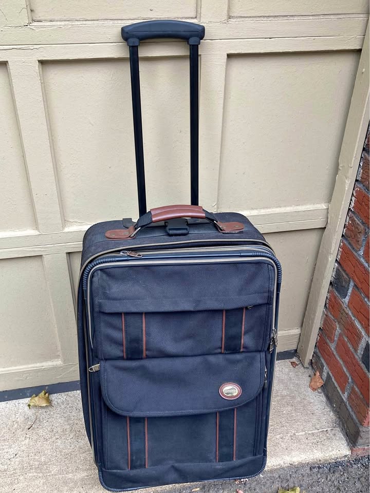 American Tourister Rolling Suitcase – Carry-On/Medium