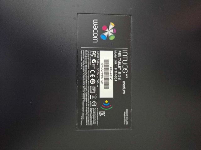 Wacom Intuos Pro Medium Graphics Tablet – Complete Set - photo 2