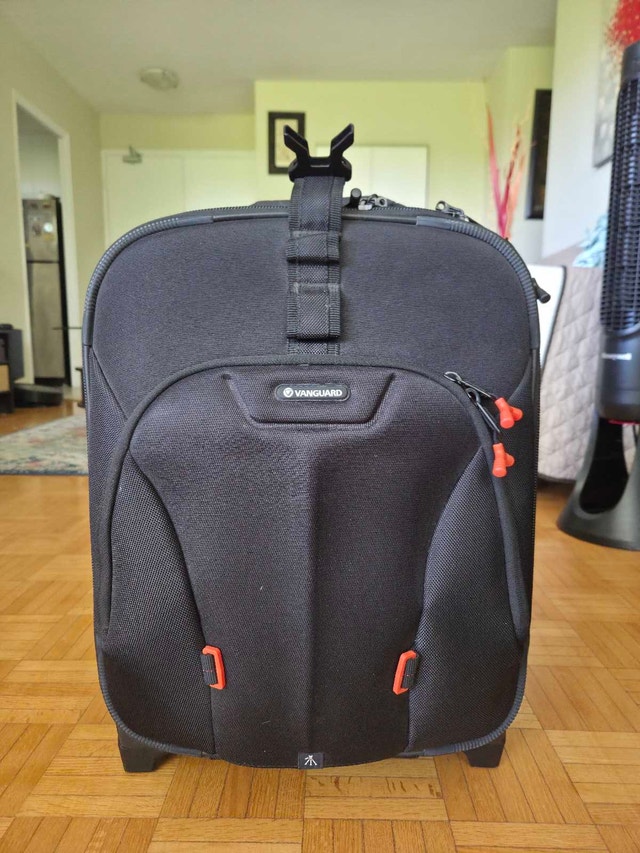Vanguard Xcenior 48T Rolling Camera Trolley – Great Condition