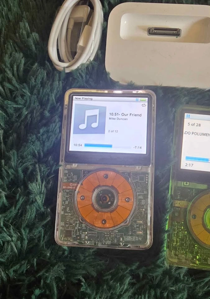 iPod Classic 5th and 6th Gen - photo 2