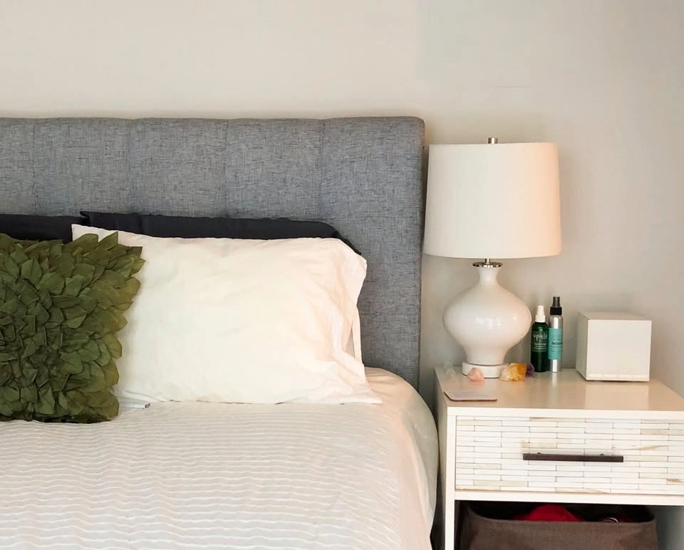 West Elm White Ceramic Table Lamp - photo 2