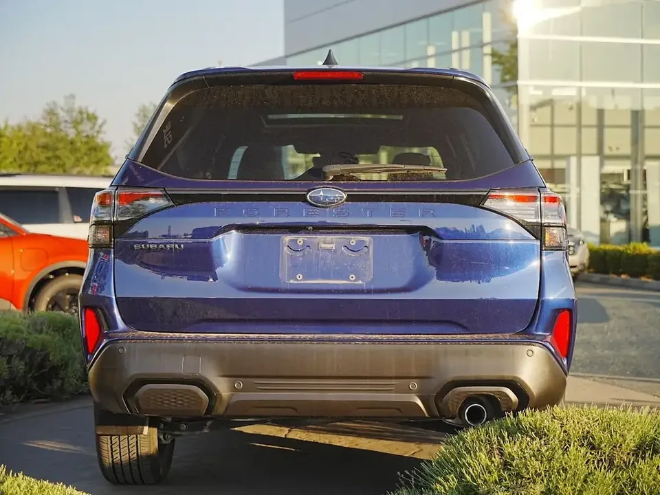 2025 Subaru Forester Premier - photo 5