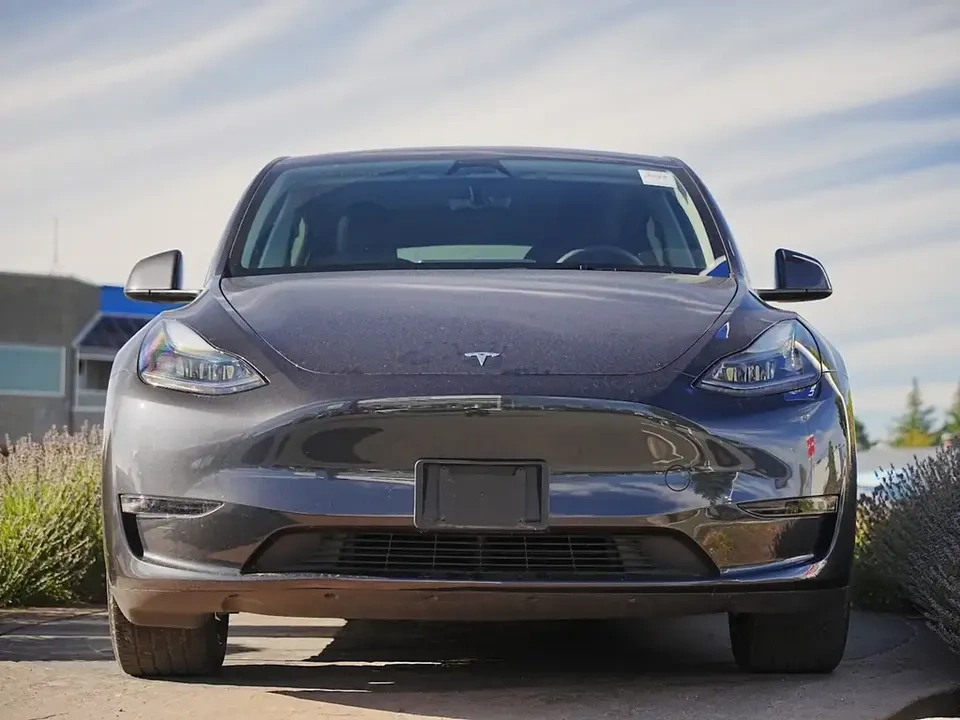 2024 Tesla Model Y Long Range - photo 2