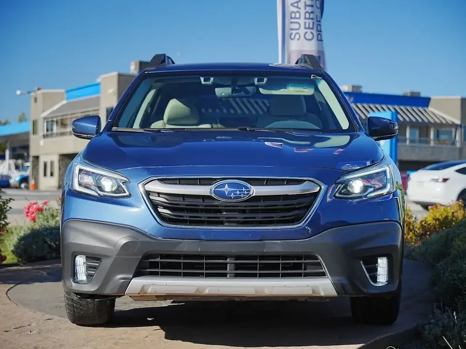 2020 Subaru Outback Limited - photo 2
