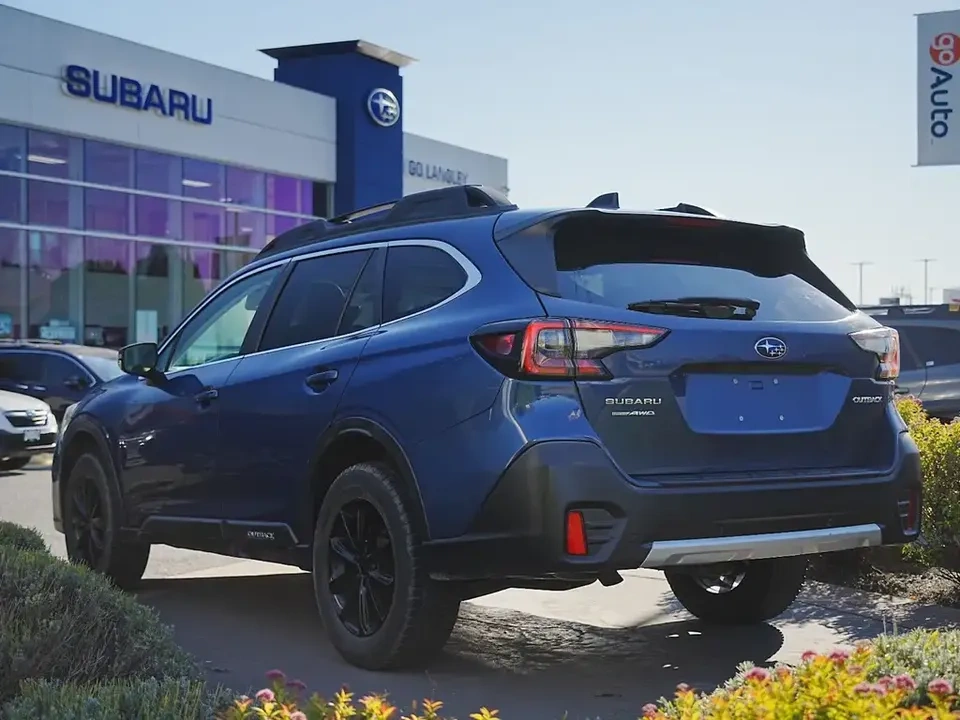 2020 Subaru Outback Limited - photo 3