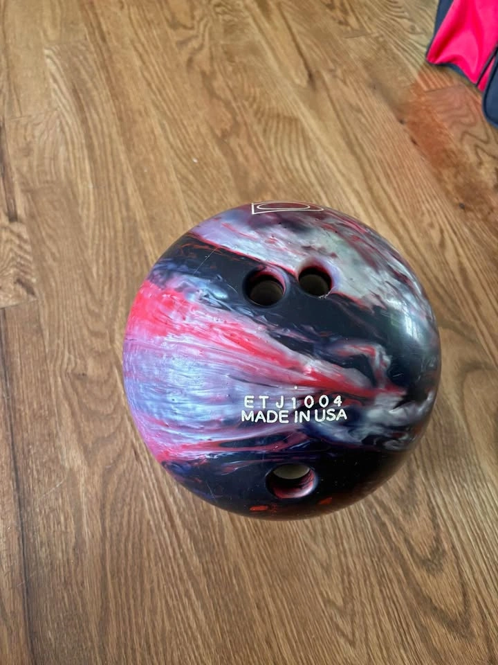 Columbia 300 Bowling Ball and X-Line Carrying Bag Set