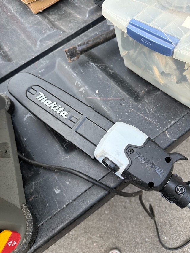 10” Pole Saw Attachment – Makita EY402 - photo 4