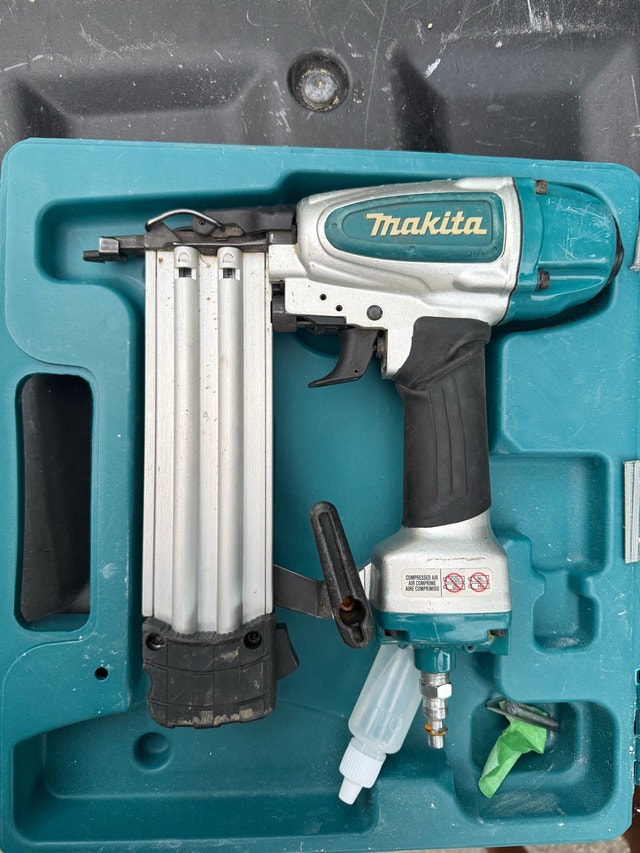 Pneumatic Nail Gun – Makita with Carrying Case - photo 3