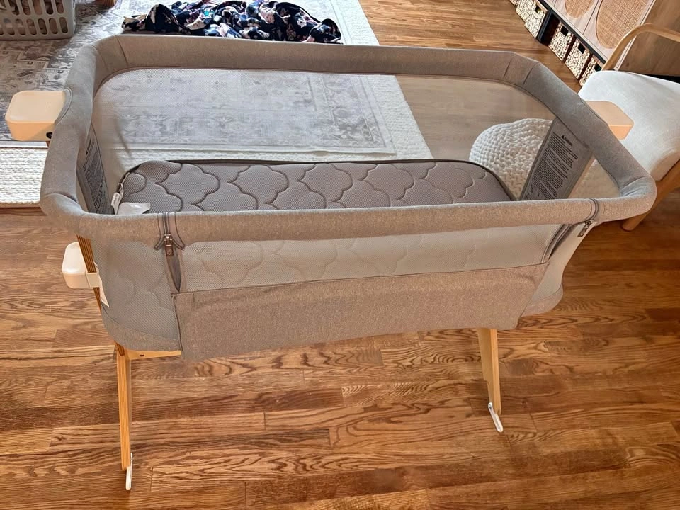 Newton Bassinet, bedside sleeper, newborn crib