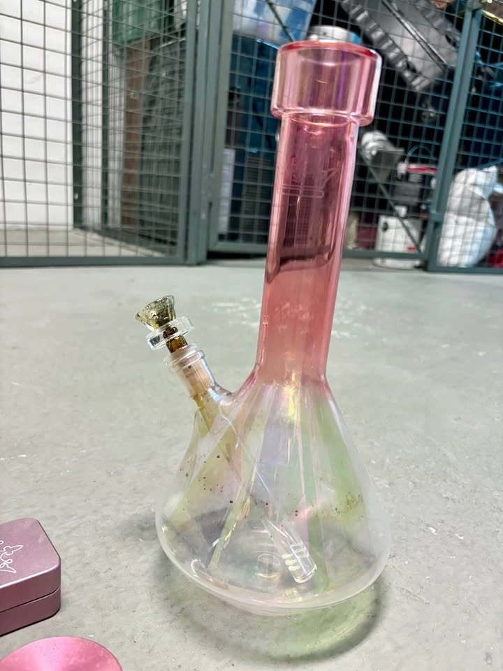 Pink bong