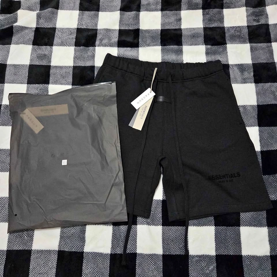 Essentials Shorts Dark Oat/ Light / Black