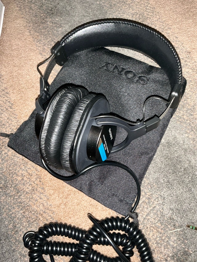 Sony monitoring headphones - photo 2