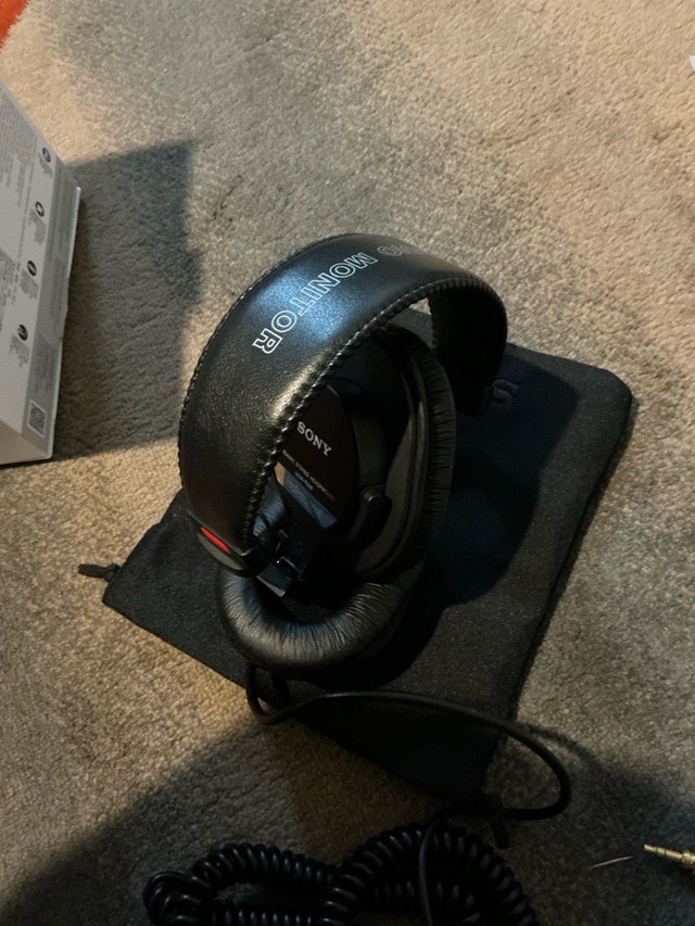 Sony monitoring headphones - photo 3