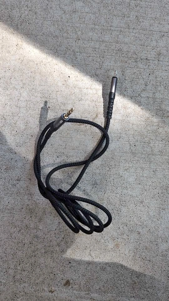 Lightning to 3.5mm Braided Auxiliary Audio Cable