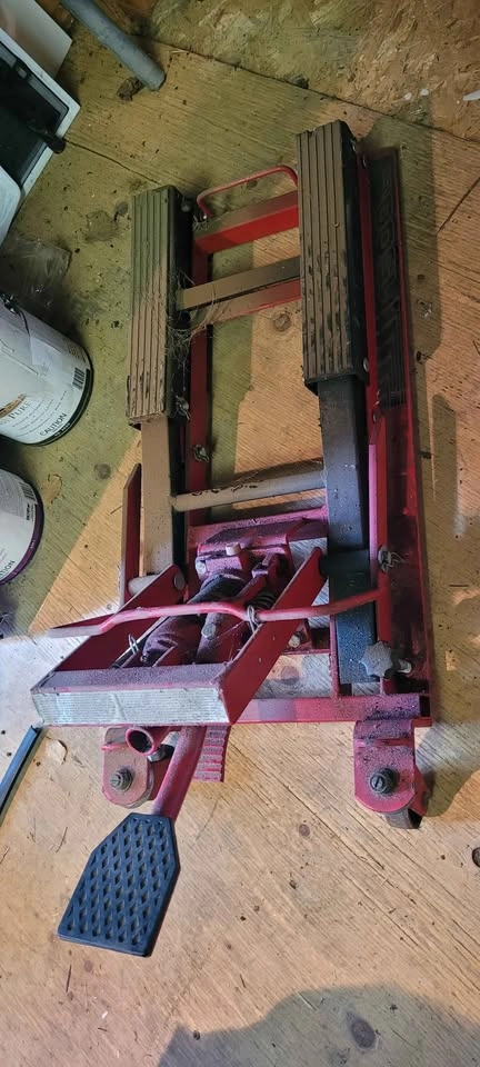 Motorcycle / ATV Hydraulic Lift – Working - photo 4