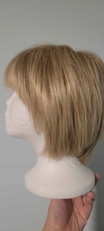 Synthetic Blonde Wig – Short Layered Bob – Like New - photo 3
