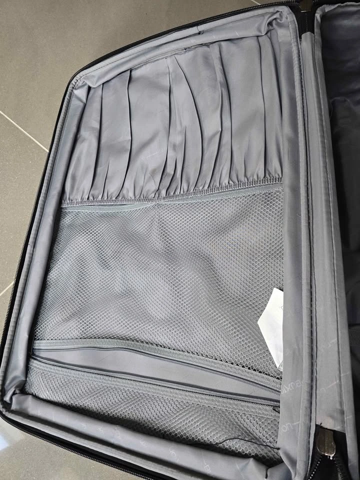 25x17x11 very good condition luggage, 2 wheel - photo 3