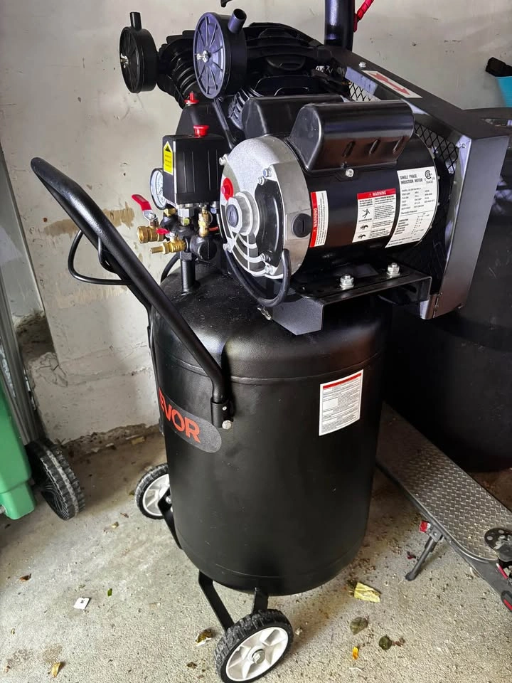 VEVOR Vertical Air Compressor - photo 2