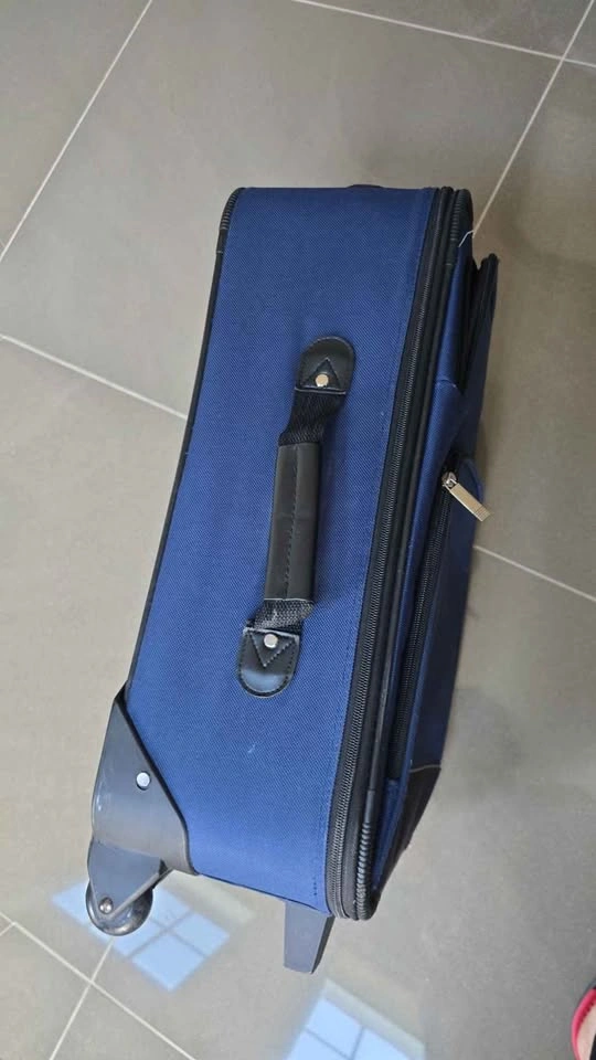 20x13.5x7 inch Carry-on luggage - photo 3