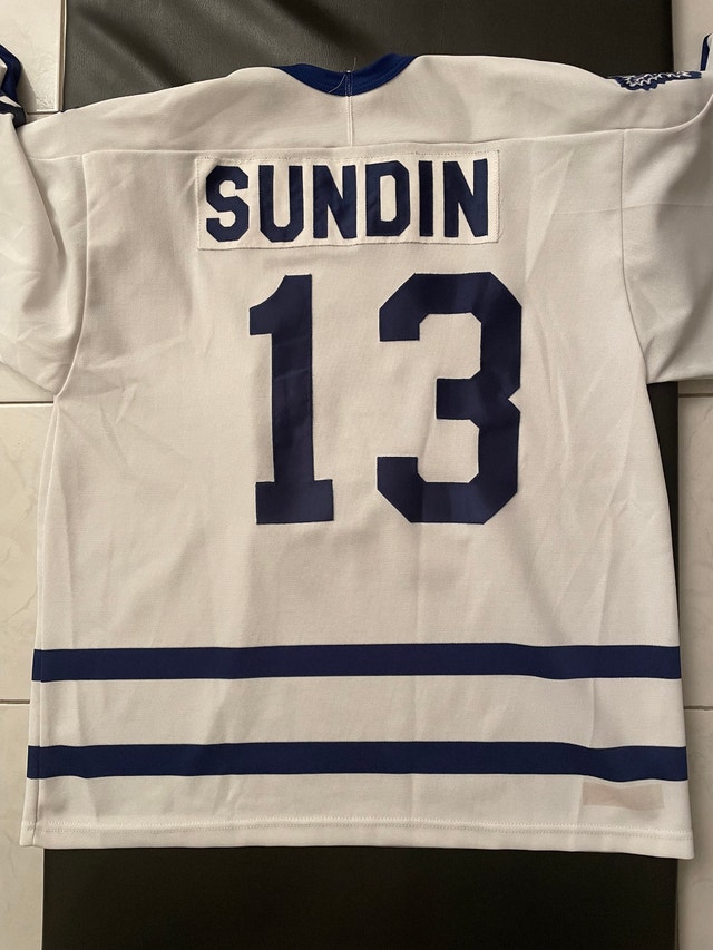 Toronto Maple Leaf Jersey - photo 2