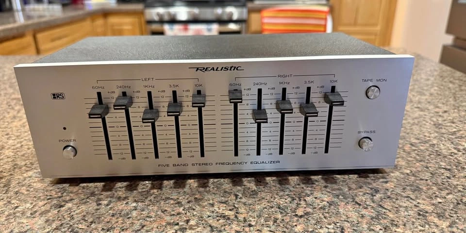Vintage Realistic 5 Band Equalizer