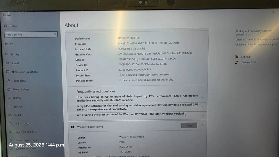HP ZBook Studio G5 - i7 8th Gen / 16GB RAM / 256GB SSD - photo 3
