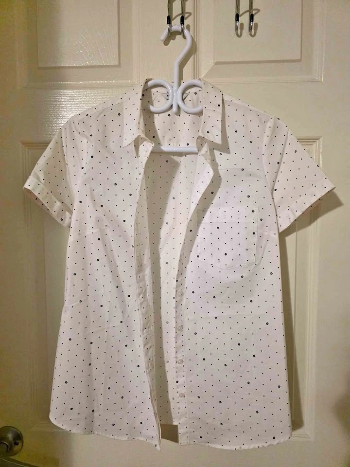Reitmans Floral Polka Dot Short Sleeve Button Down Shirt