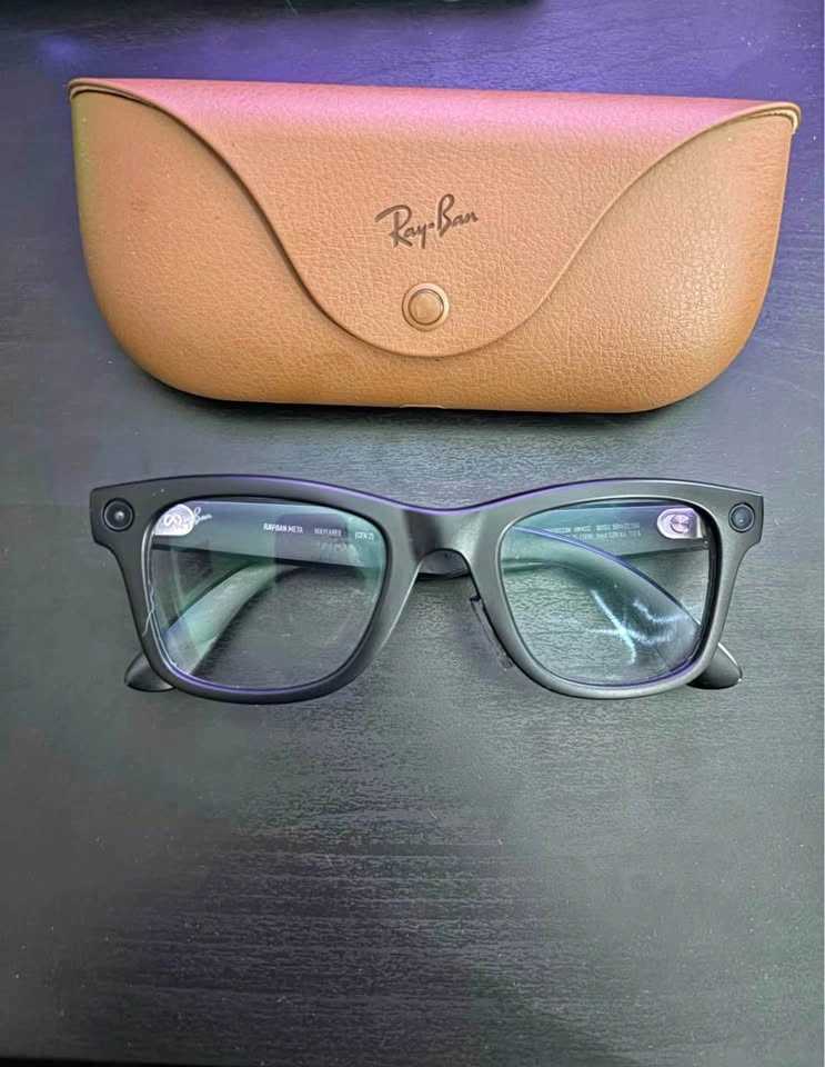 Ray-Ban Meta Smart Glasses with Extra Lenses - photo 2