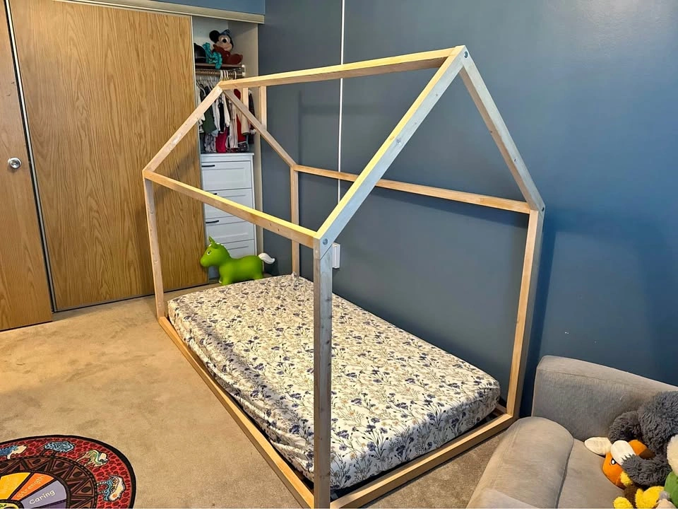 House Bed Frame (twin)