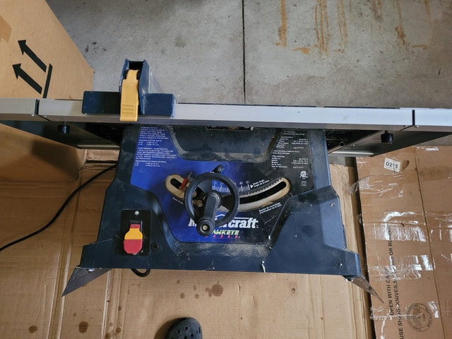 Mastercraft 10-inch Table Saw with Dual Extension Wings - photo 3