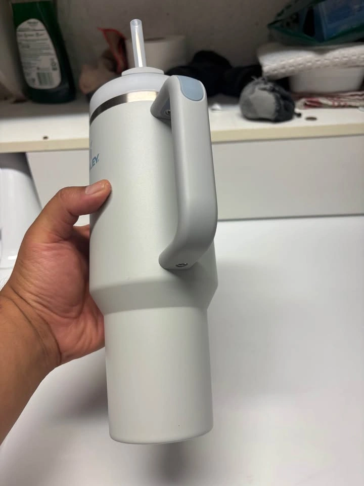Stanley Quencher H2.0 FlowState 40 oz Tumbler Light GREY - photo 2