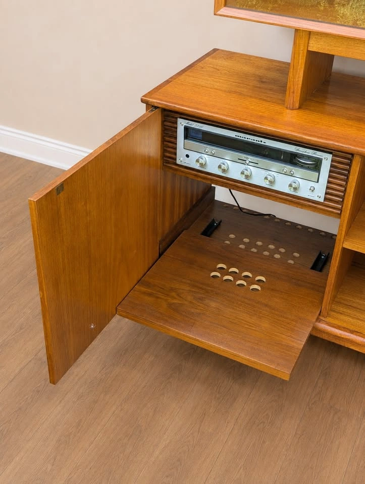 Vintage Teak MCM Credenza / Sideboard / Wall Unit - photo 5