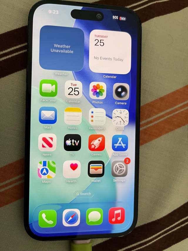 Apple iPhone 15 82% battery - photo 5