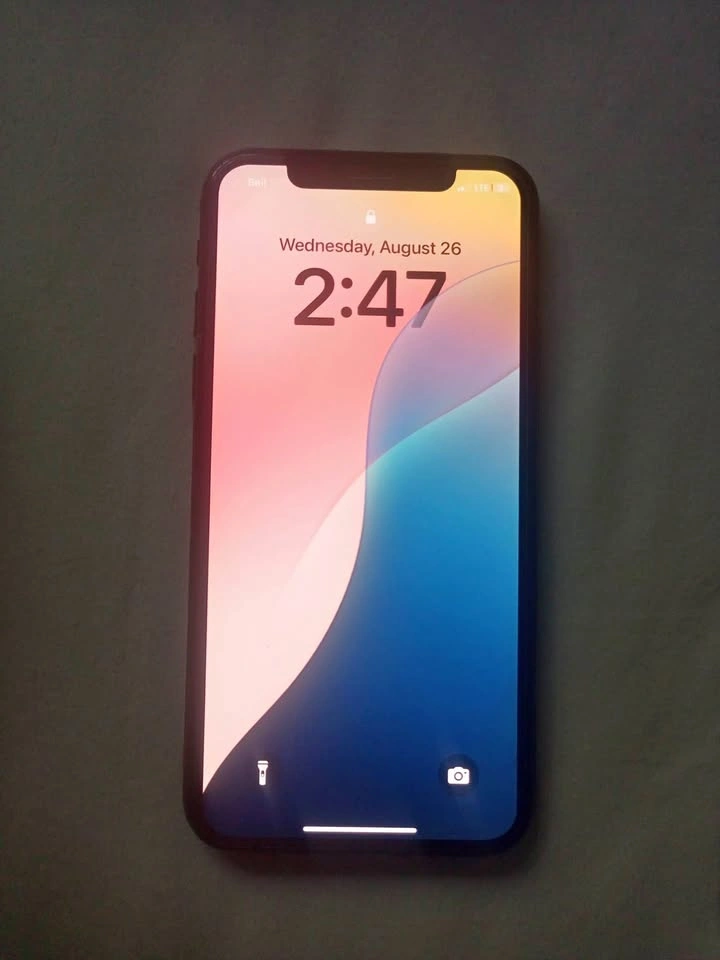 iPhone XS 64GB – Good Condition