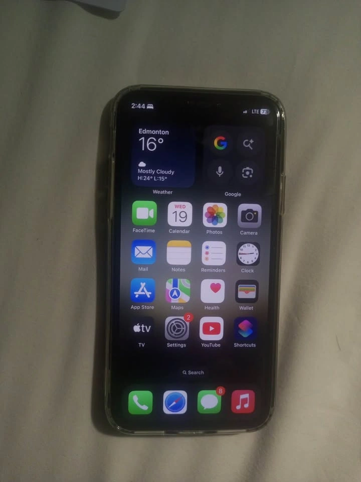 iPhone XS 64GB – Good Condition - photo 3