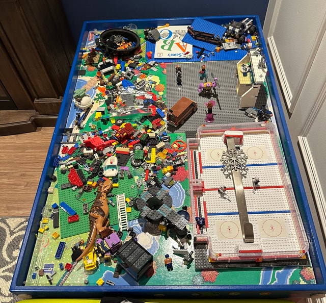 Lego/Train Table - photo 2