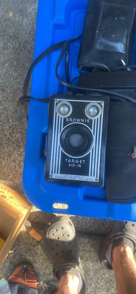 Vintage Camera Lot – Minolta AF-E2 & Kodak Brownie Target Six-16 - photo 5