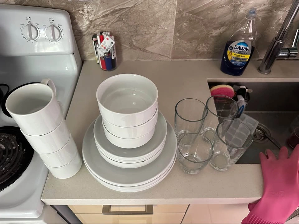 White Ceramic Dinnerware and Glassware Set - photo 2