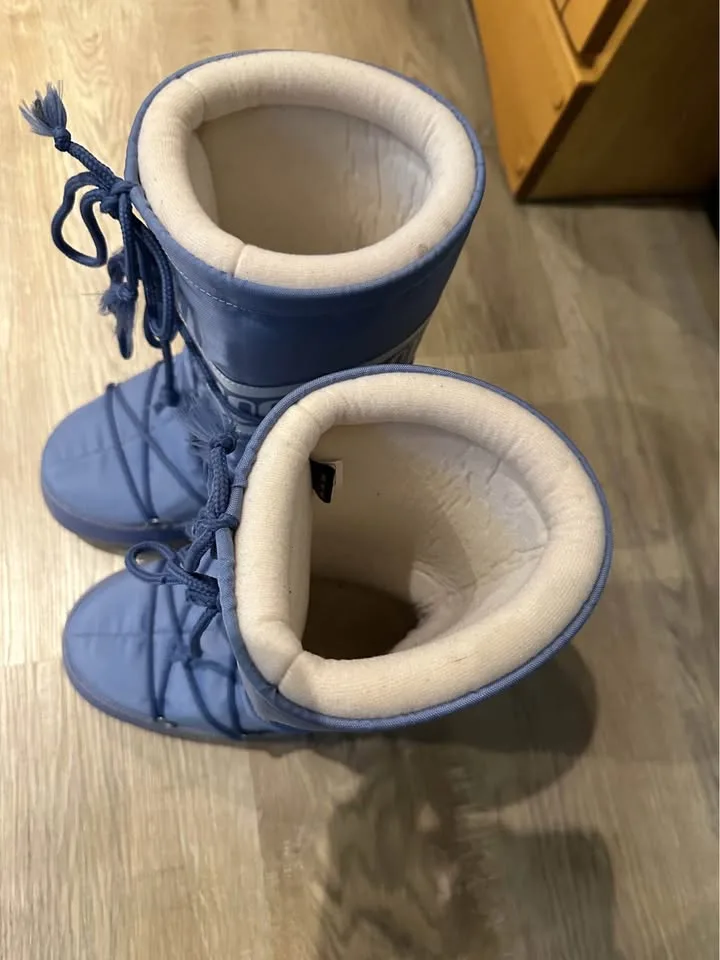 New baby blue moon boots size 7 image indicator(2)