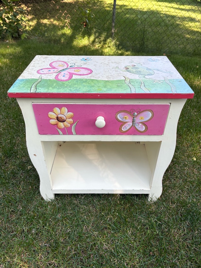 Kids Nightstand night table