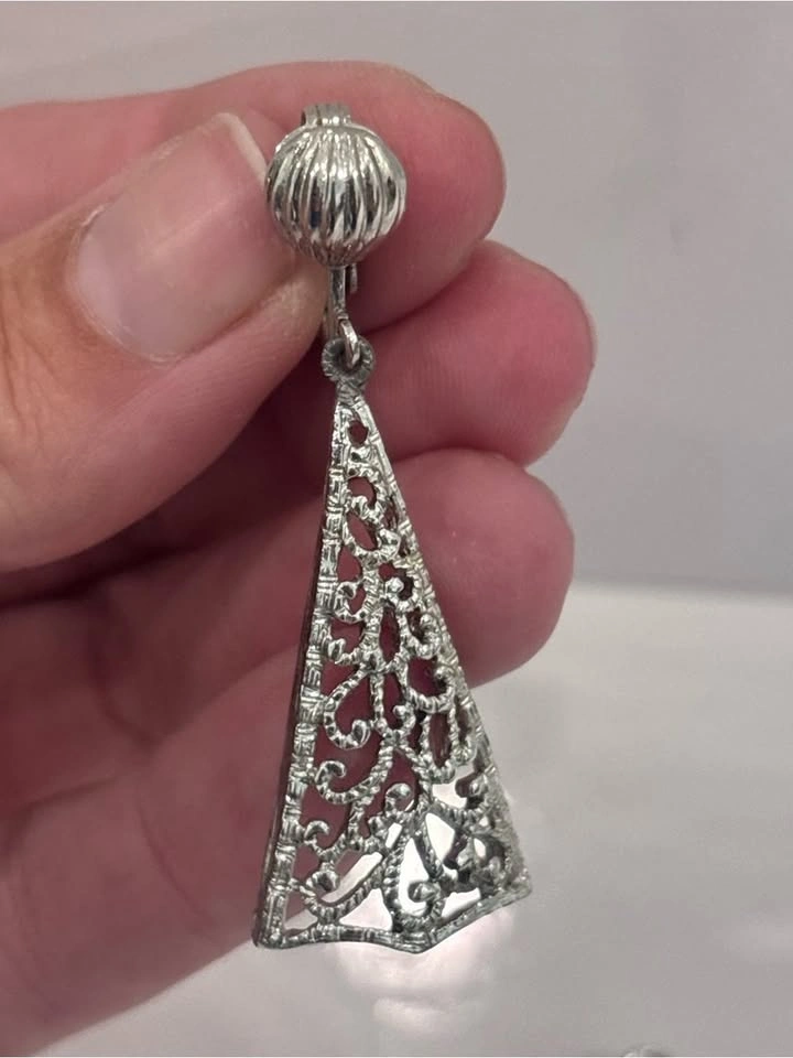 Vintage Sarah Coventry silver-tone filigree dangle clip on earri - photo 2
