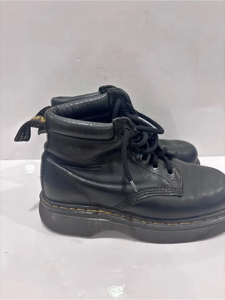 Vintage Dr. Martens AirWair Black Leather Ankle Boots Size 9