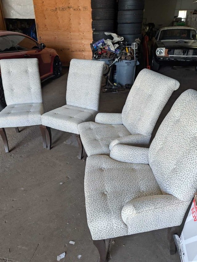 Set of 4 Upholstered Dining Chairs - photo 3