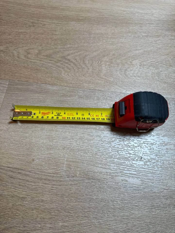 Milwaukee 26 ft / 8 m Wide Blade Tape Measure - photo 2