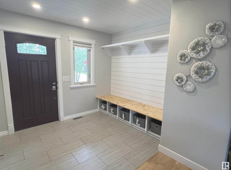 3 Beds 4 Baths - House - photo 2